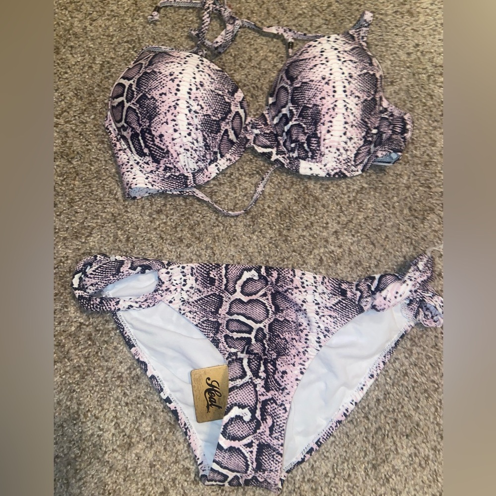 NWT Wild Animal Print-Snakeskin Bikini Swimsuit Top & Bottom (2for1), New